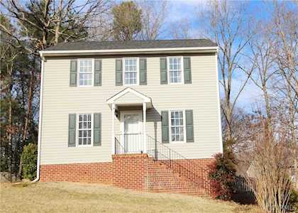 6146 Rosemary Dr Mechanicsville, VA 23111