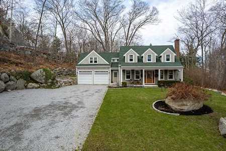 62 Leonard St Gloucester, MA 01930