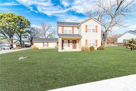 901 E Central Ave Bentonville, AR 72712