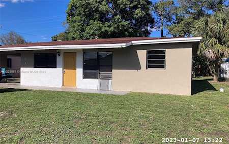 3631 NW 7th Pl Lauderhill, FL 33311