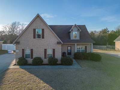 526 Sapphire Dr Murfreesboro, TN 37128