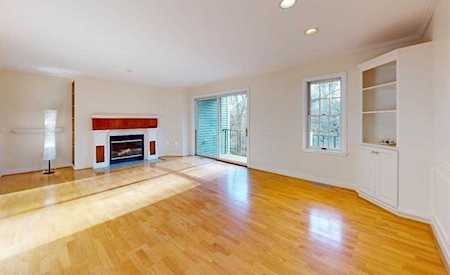 4 N Stone Mill Dr #912 Dedham, MA 02026