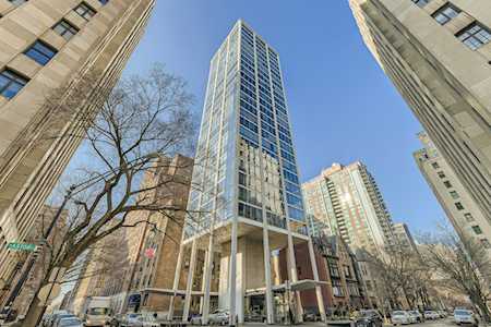 1300 N Astor St #18A Chicago, IL 60610