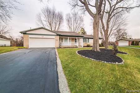 23582 E Newell Circle Farmington Hills, MI 48336