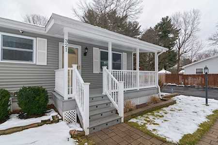 321 Grand Valley Rd Springfield, MA 01128