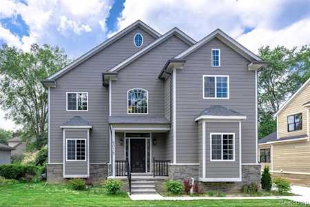 4315 Hampton Blvd Royal Oak, MI 48073