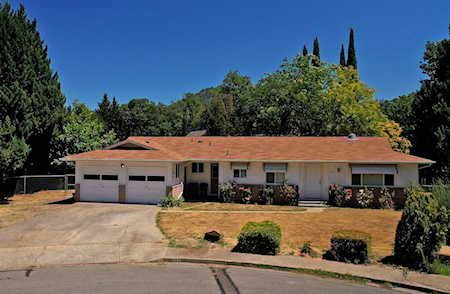 117 Hickory Dr Rogue River, OR 97537