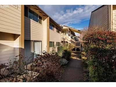 1100 N Meridian ST #14 Newberg, OR 97132