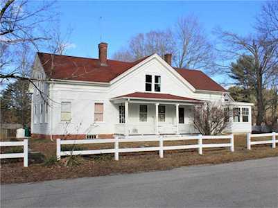 40 Silk Ln Scituate, RI 02857