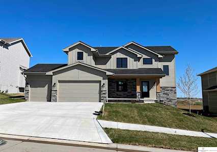 16914 Abigail St Bennington, NE 68007