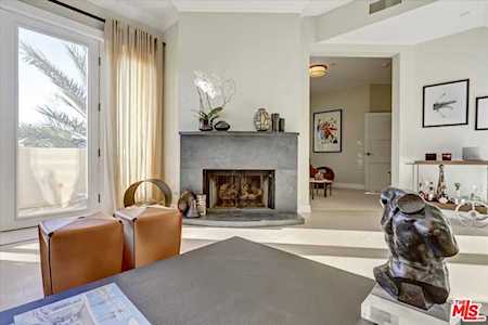 411 N Oakhurst Dr #PH-401 Beverly Hills, CA 90210