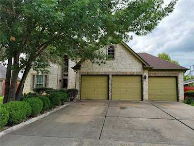 310 N Carriage Hills DR Georgetown, TX 78626