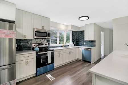 2080 Cameron Drive Woodbury, MN 55125