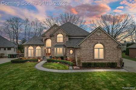 54868 Spyria Shelby Twp, MI 48315