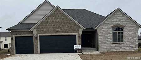 56257 Scotland Macomb, MI 48042