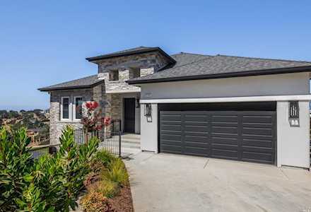5766 Fairway Knoll Court Santa Rosa, CA 95403