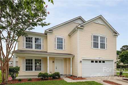 14041 Lawrence Farm Ln Charlotte, NC 28278