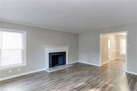 20 Long Bridge Rd Hampton, VA 23669
