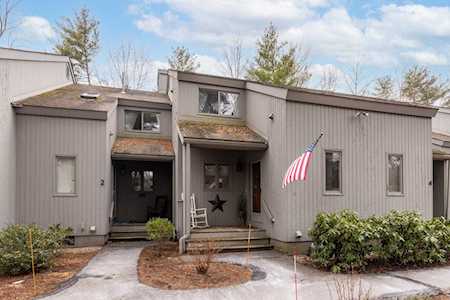 3 Brookside Dr Stratham, NH 03885