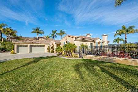 3974 Flowerwood Lane Fallbrook, CA 92028