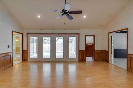 3600 Teal Lane Bedford, TX 76021
