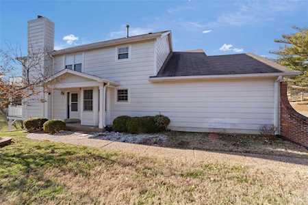 11947 Autumn Trace Ct Maryland Heights, MO 63043