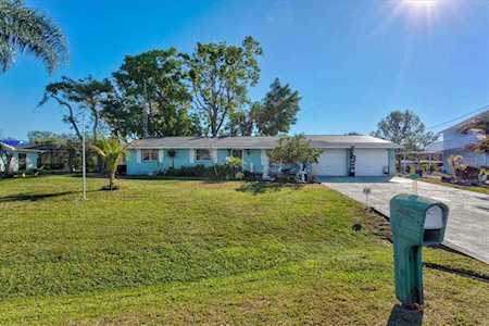 641 Coral Dr Nokomis, FL 34275