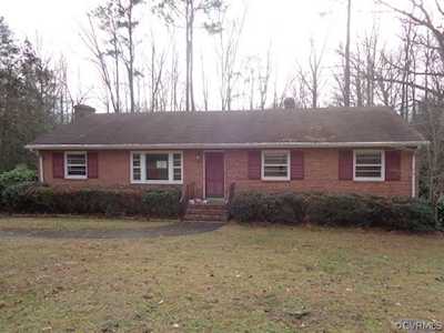 5209 Gravelbrook Dr Ampthill, VA 23234