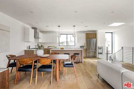4344 Willow Brook Ave #2 Los Angeles, CA 90029