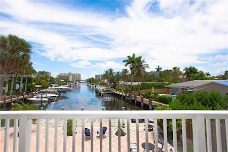 2908 Bayview Dr Fort Lauderdale, FL 33306