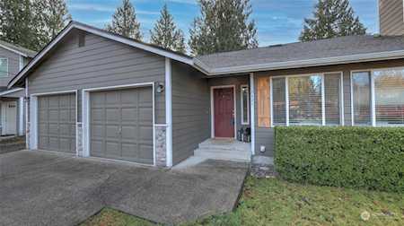5425 Rainier Dr E Bonney Lake, WA 98391