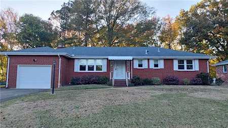 1025 Old Homestead Ln Virginia Beach, VA 23464