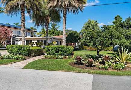 1719 Poinsettia Dr Fort Lauderdale, FL 33305