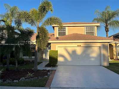 18175 SW 3rd St Pembroke Pines, FL 33029