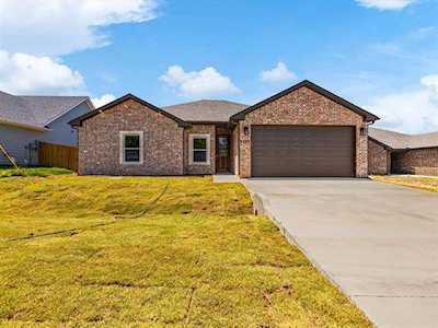 2520 Hillcrest Drive Granbury, TX 76048