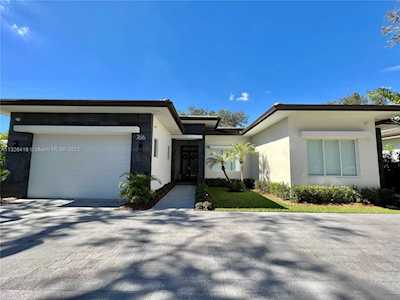 7616 SW 53rd Ave Miami, FL 33143