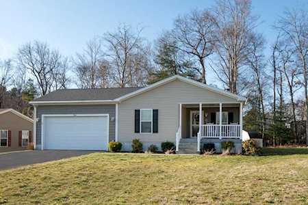 1 Leslie Ct Rockland, MA 02370