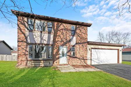 3100 Fox Hill Rd Aurora, IL 60504