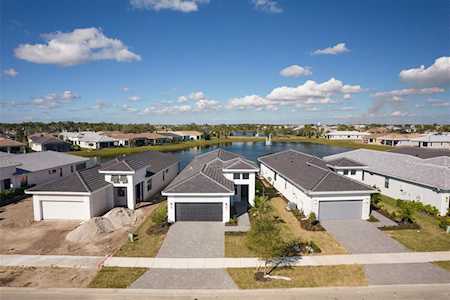 5213 Barnett CIRCLE Bradenton, FL 34211