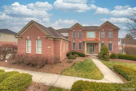 467 Sylvan Dr Canton Twp, MI 48188