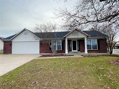 1370 Apple Valley Dr O'fallon, MO 63366