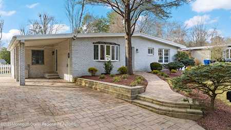 211 Parkview Terrace Lincroft, NJ 07738
