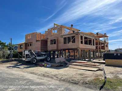 1602 Bayview Ave Barnegat Light, NJ 08006