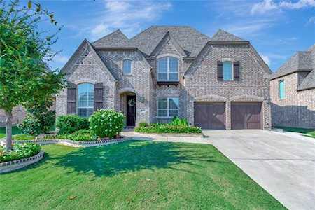 1053 W Bluff Way Roanoke, TX 76262