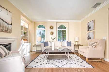 55 Autumn Irvine, CA 92602