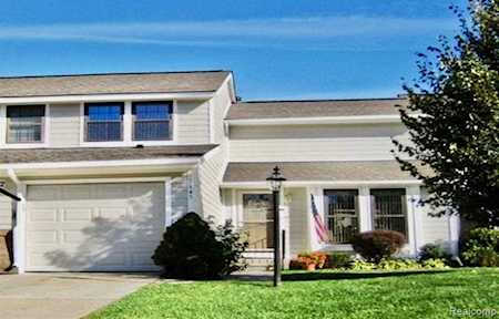 22879 Cranbrooke Dr Novi, MI 48375