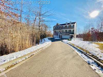 28403 Melanie Ln Novi, MI 48377