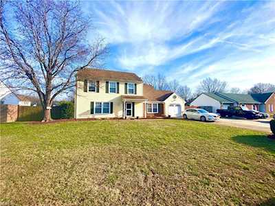 812 Helmsdale Way Chesapeake, VA 23320