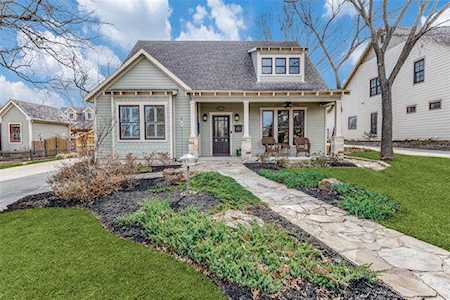 418 E Texas Street Grapevine, TX 76051