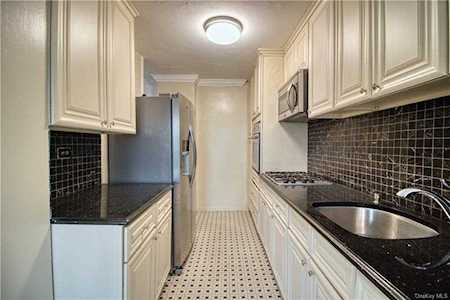 825 Morrison Ave #5L Bronx, NY 10473